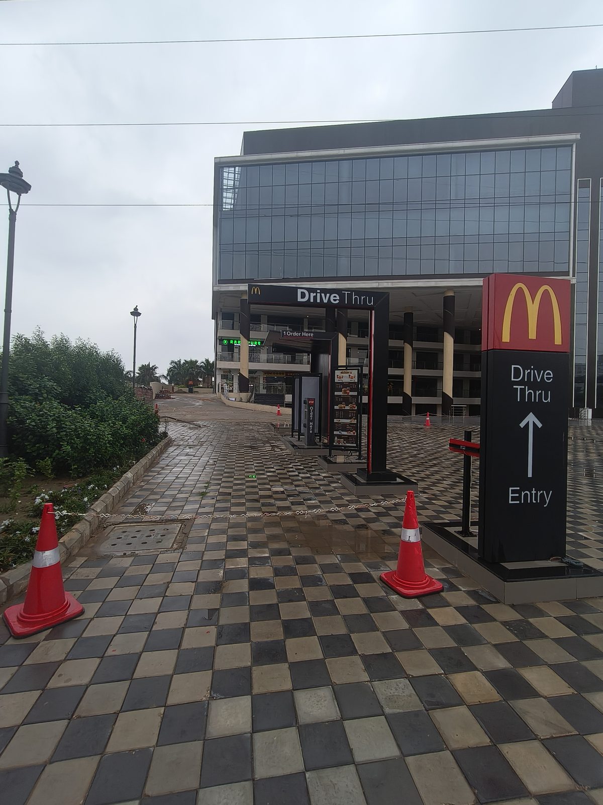 McDonald's drive-thru lane at Park Street